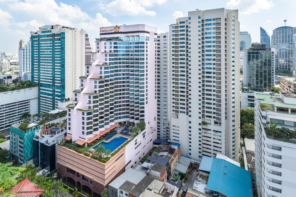 Rembrandt Hotel & Suites Bangkok 1