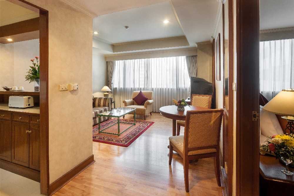Rembrandt Hotel & Suites Bangkok 21