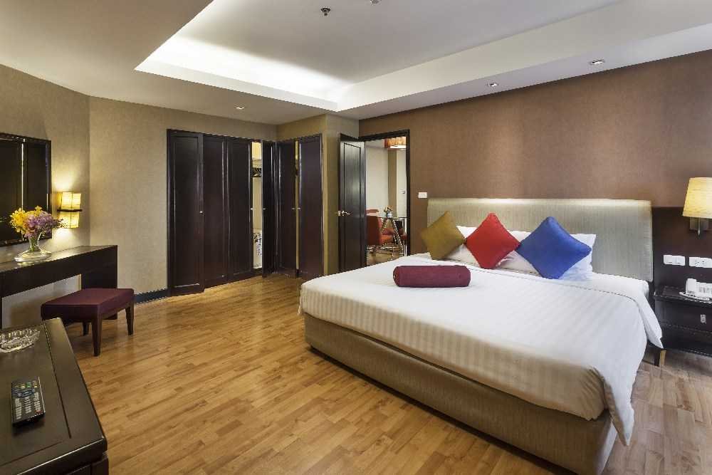 Rembrandt Hotel & Suites Bangkok 6