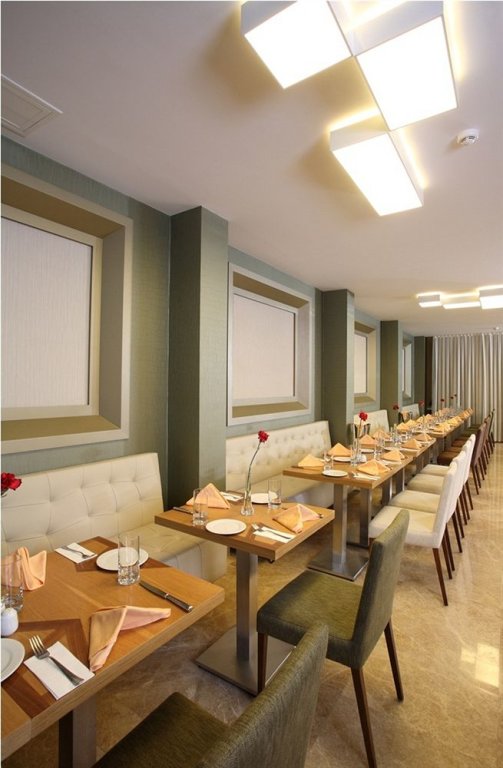 Ramada by Wyndham Istanbul Taksim 10
