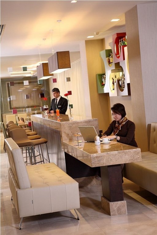 Ramada by Wyndham Istanbul Taksim 9