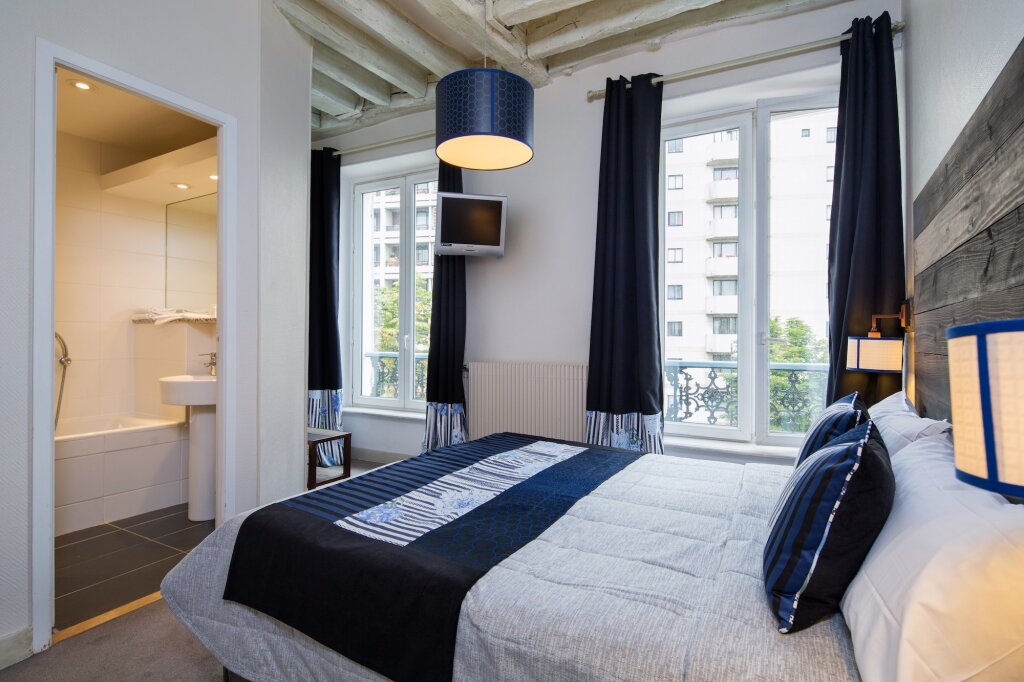 Hotel Claret 12