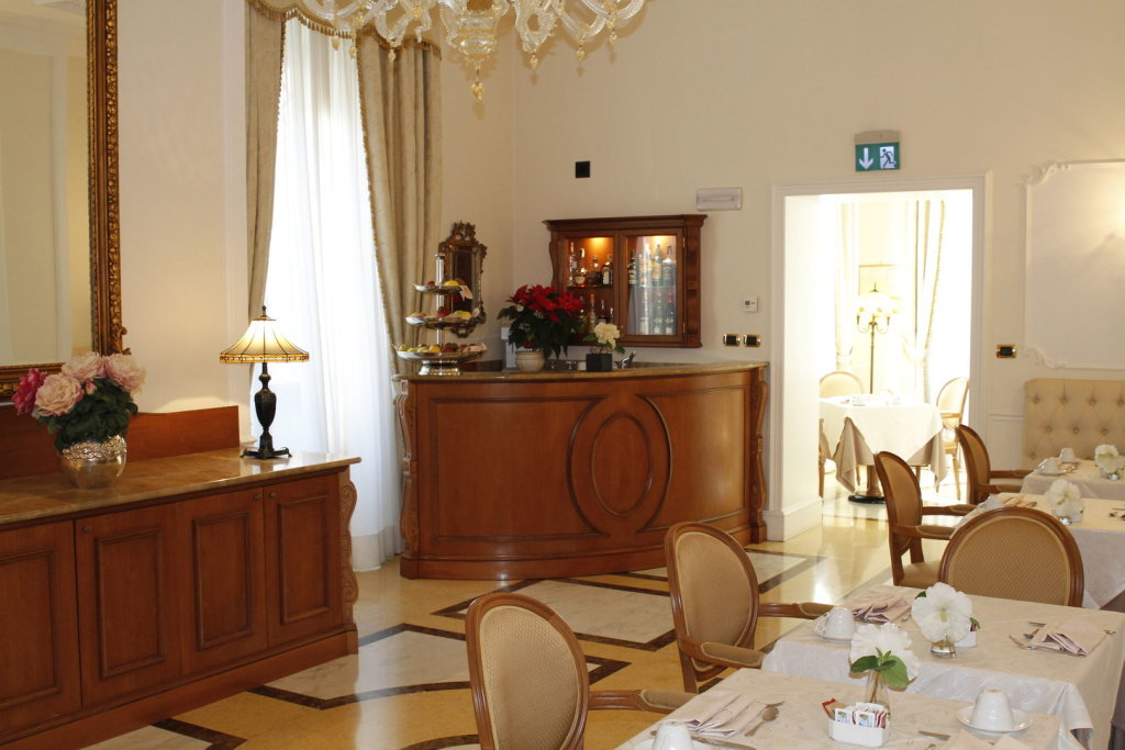 Villa Pinciana 10