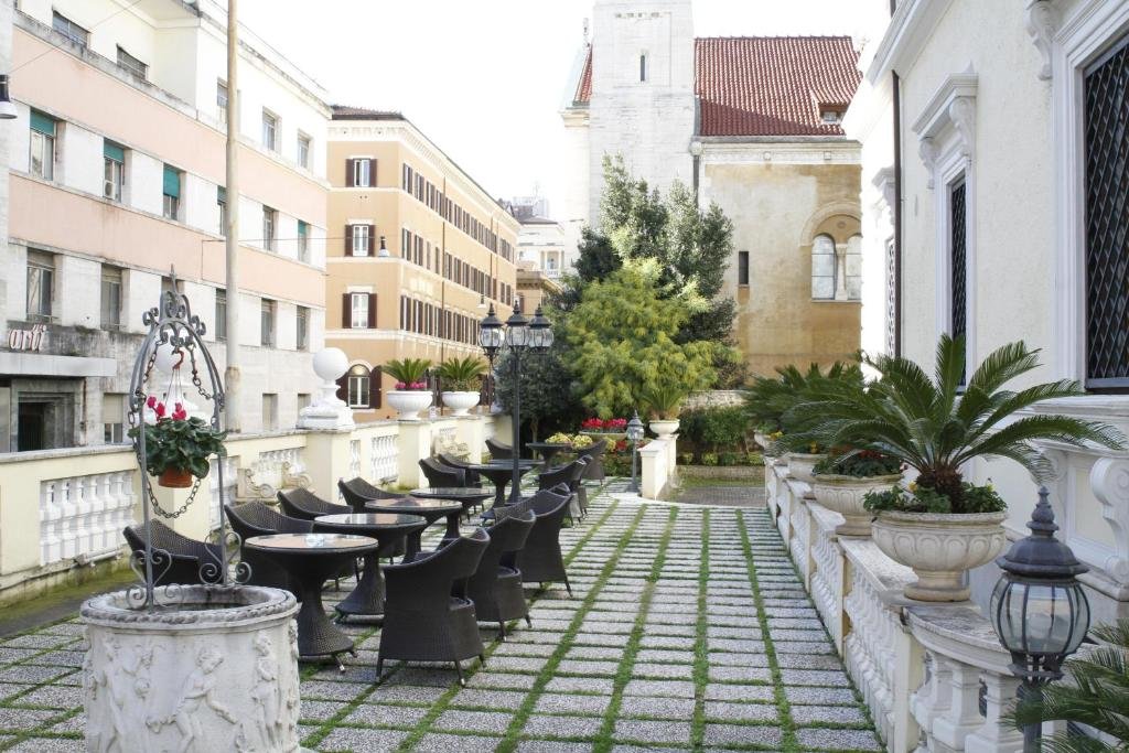 Villa Pinciana 16
