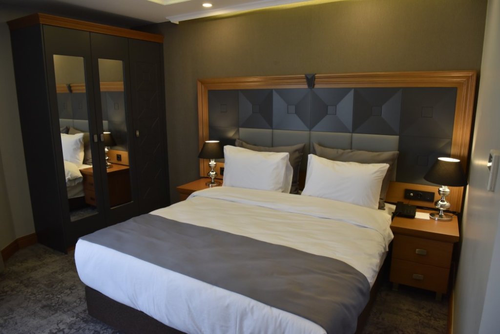 Four Seven Hotel 24