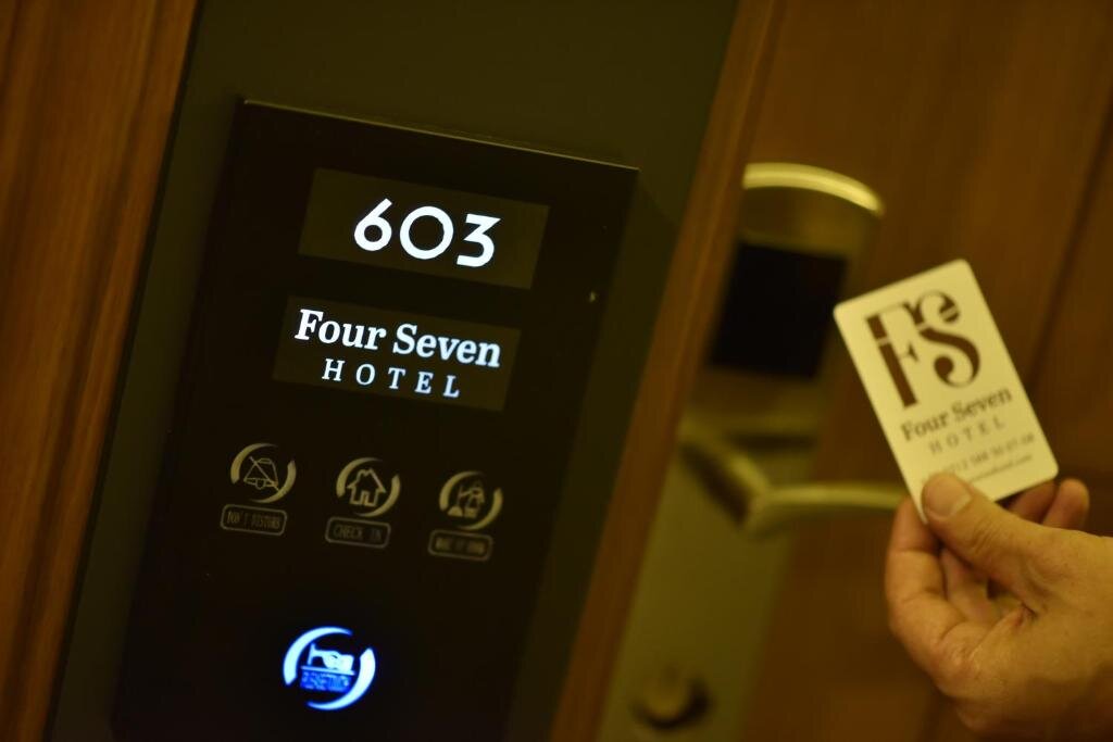 Four Seven Hotel 5