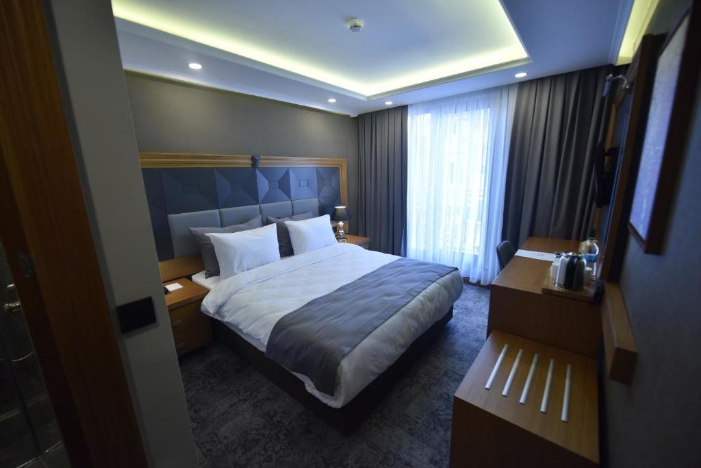 Four Seven Hotel 8