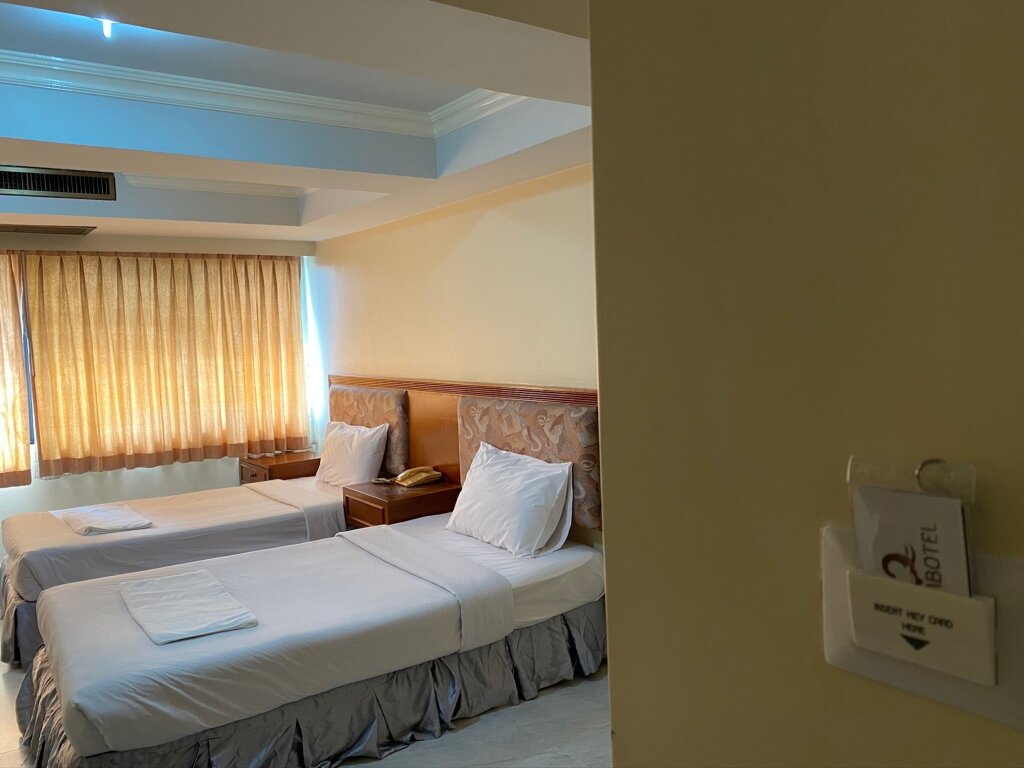 Jumbotel Hotel 13