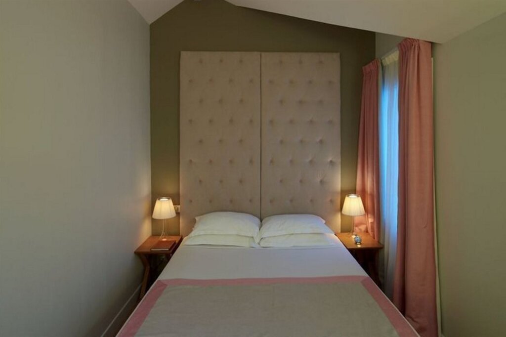 WHO - Windsor Hotel Opera 17