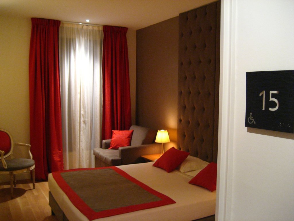 WHO - Windsor Hotel Opera 19