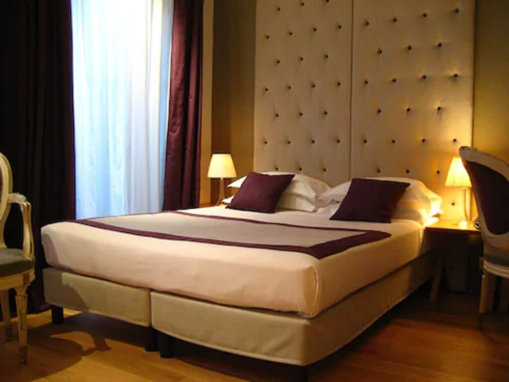 WHO - Windsor Hotel Opera 20