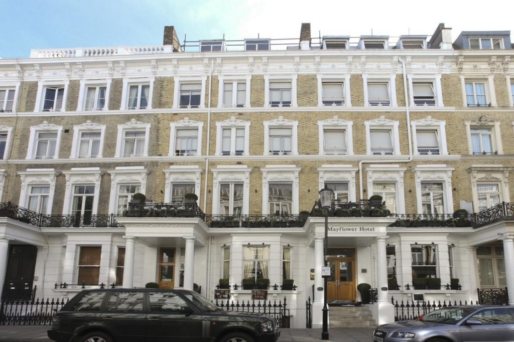 Mayflower Hotel and Apartments 5
