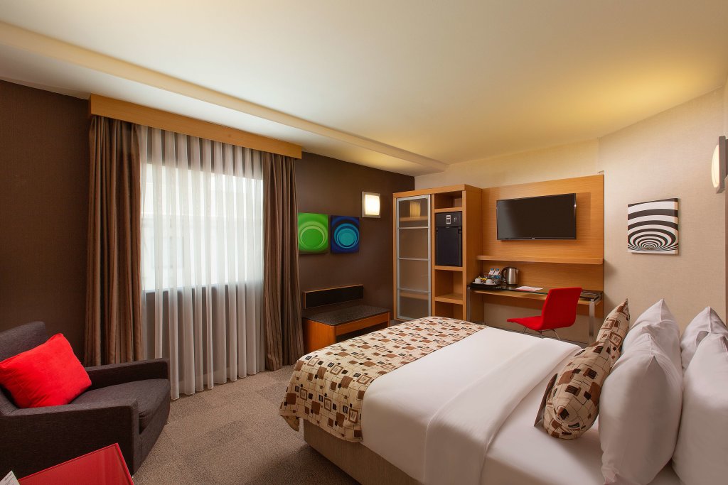 Nippon Hotel 4