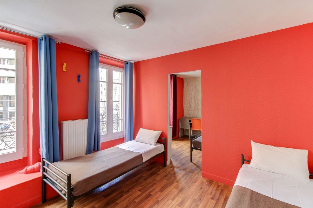 Le Montclair Montmartre by River 3