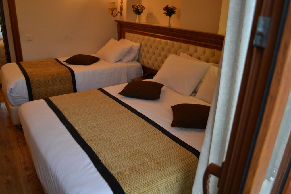 Seven Days Hotel 10