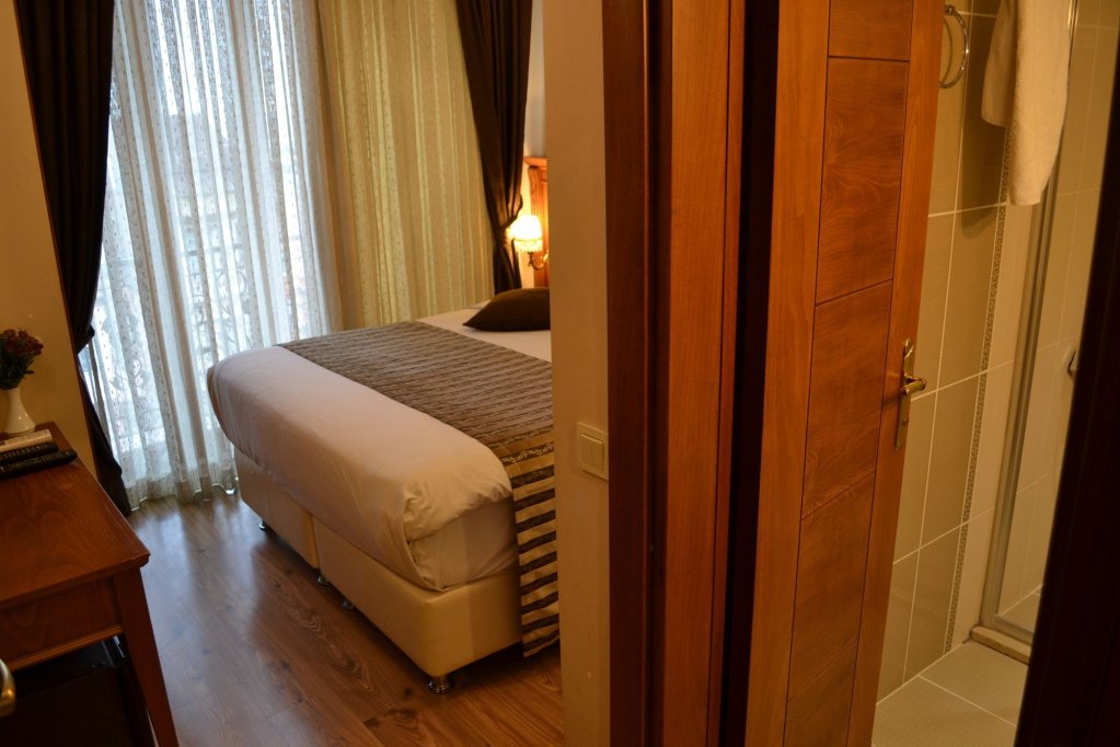 Seven Days Hotel 11