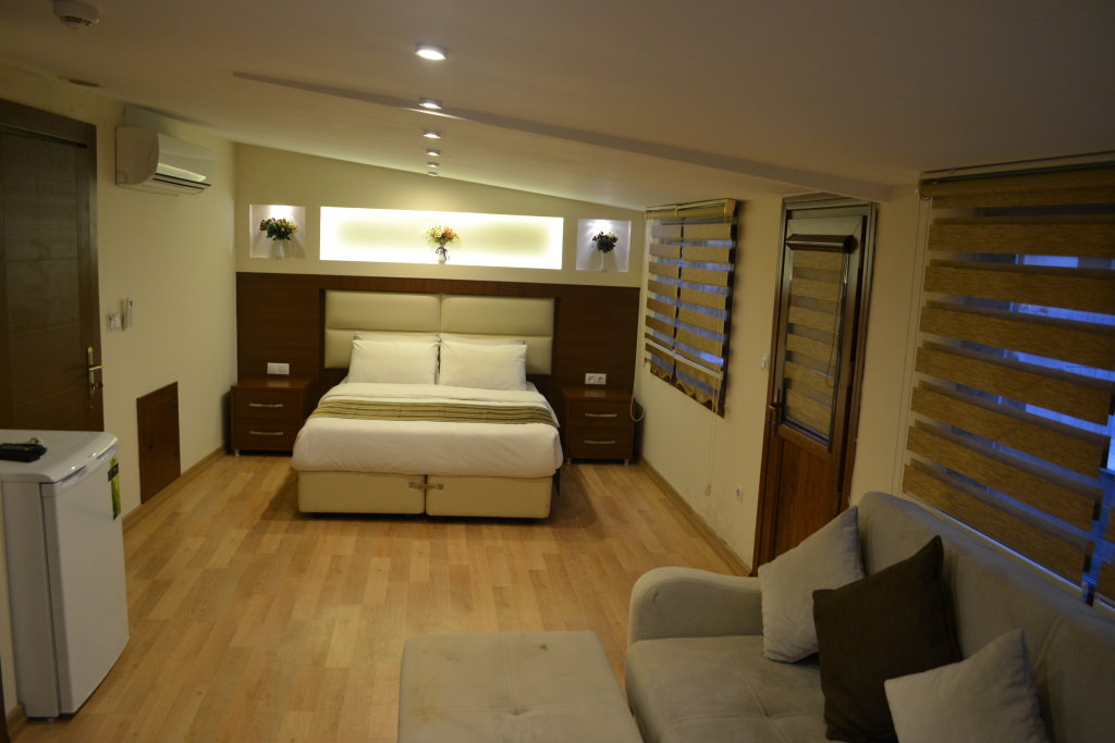 Seven Days Hotel 8