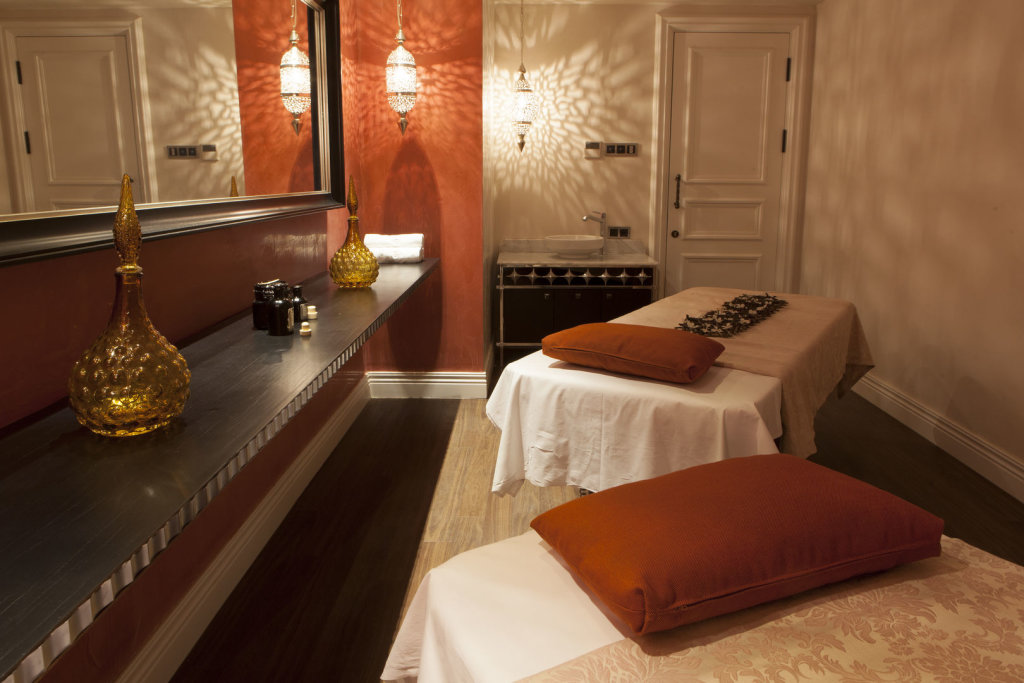 The Bank Hotel Istanbul, a Member of Design Hotels - Special Class 12