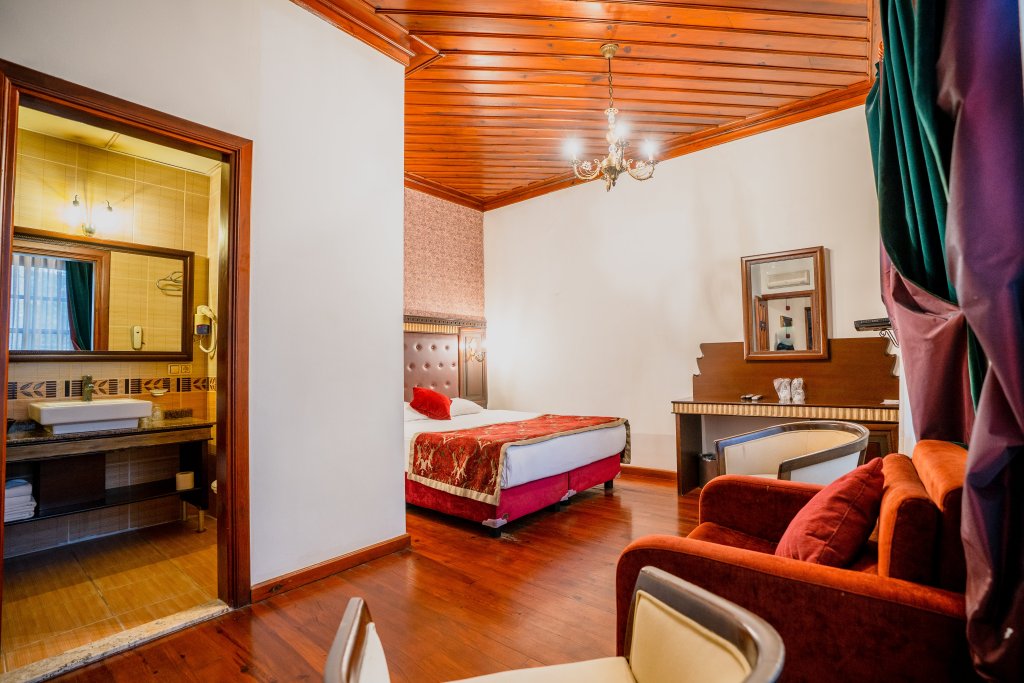 Mediterra Art Hotel 13