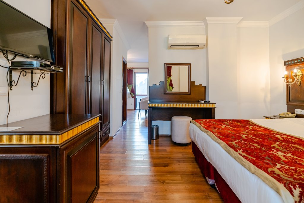 Mediterra Art Hotel 6