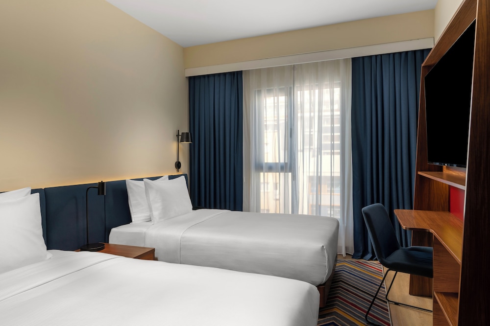 Hampton By Hilton Istanbul Sisli 20
