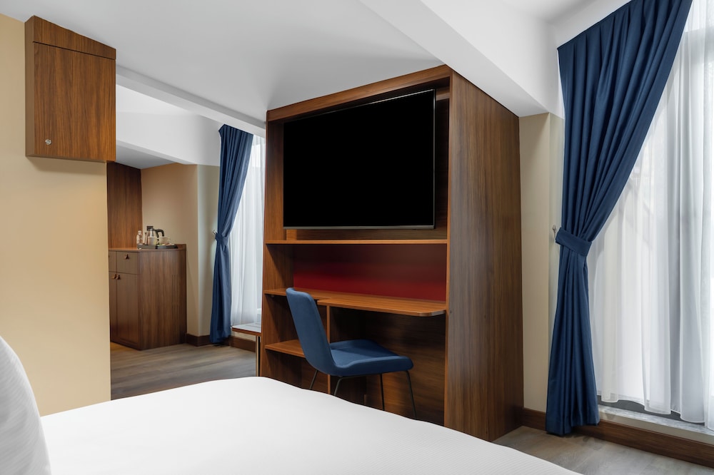 Hampton By Hilton Istanbul Sisli 7