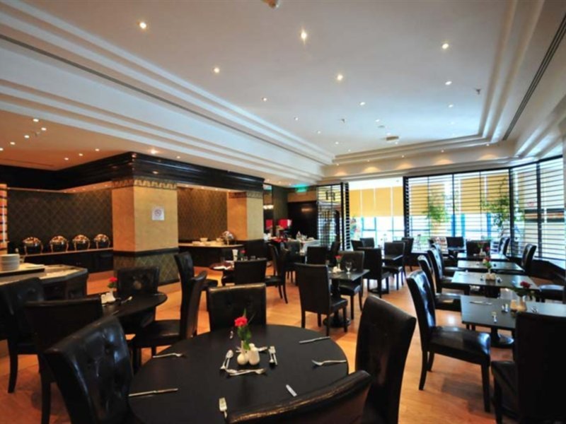 Luxe Grand Hotel 15