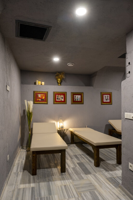 Ferman Port Hotel 20