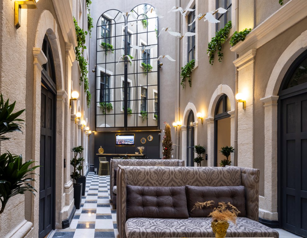 Ferman Port Hotel 9