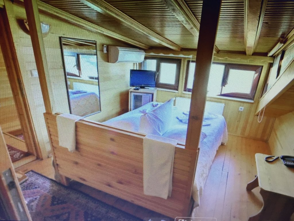Le Safran Suite 23