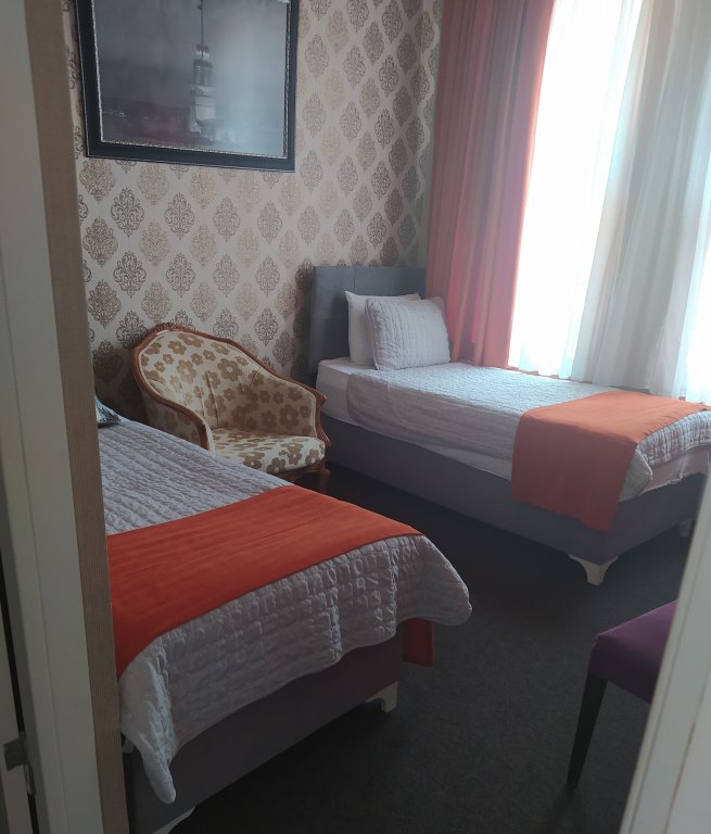 Le Safran Suite 4