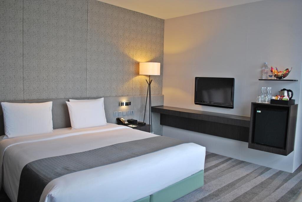 Holiday Inn Bangkok Sukhumvit, an IHG Hotel 1