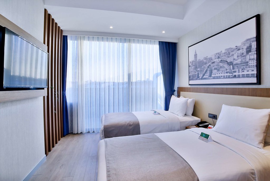 Ramada by Wyndham Istanbul Old City 12