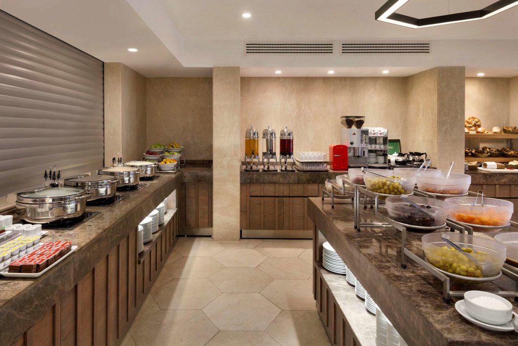 Ramada by Wyndham Istanbul Old City 2