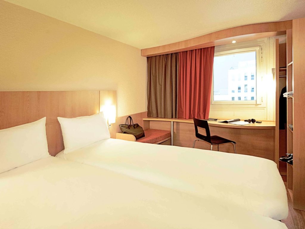 ibis Paris La Défense Esplanade 19