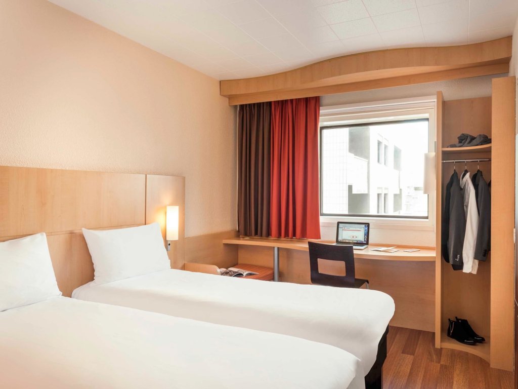 ibis Paris La Défense Esplanade 2