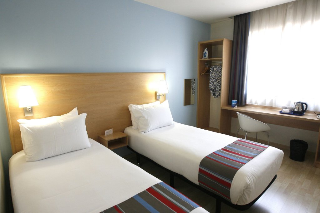 Travelodge Madrid Metropolitano 23