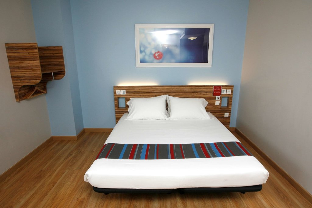 Travelodge Madrid Metropolitano 24