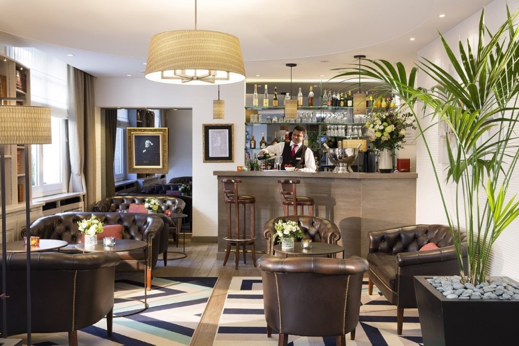 Hotel Victor Hugo Paris Kléber 10