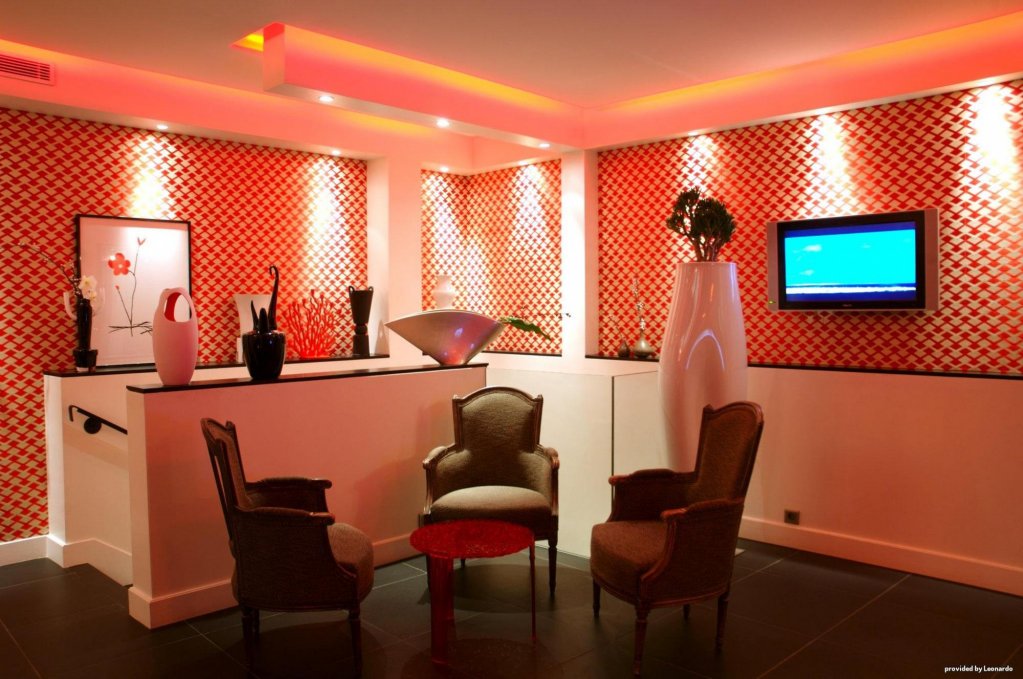 Hotel Victor Hugo Paris Kléber 12