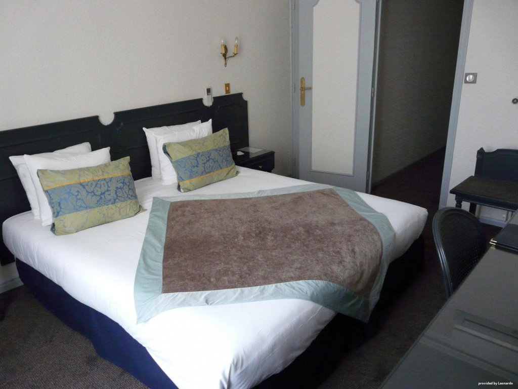 Hotel Victor Hugo Paris Kléber 2