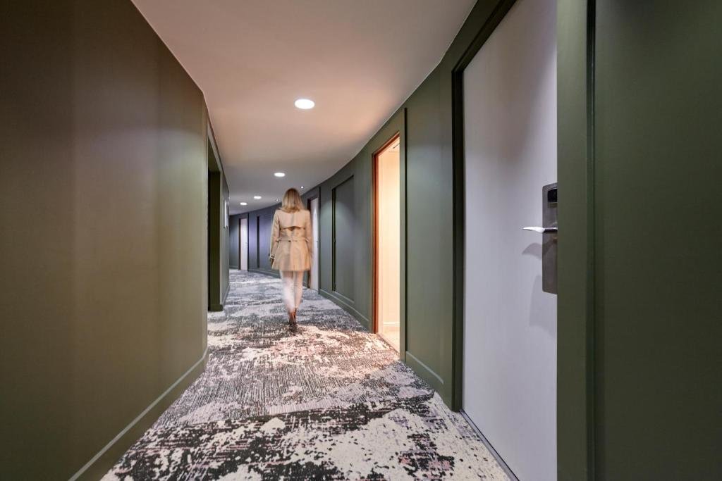Hotel Mercure Paris La Défense 16