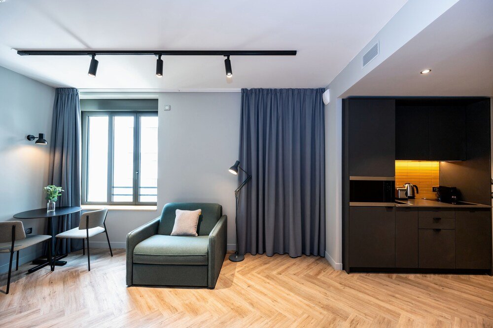 Staycity Aparthotels Paris La Defense 15