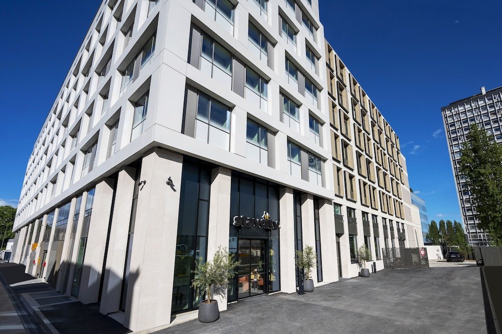Staycity Aparthotels Paris La Defense 16