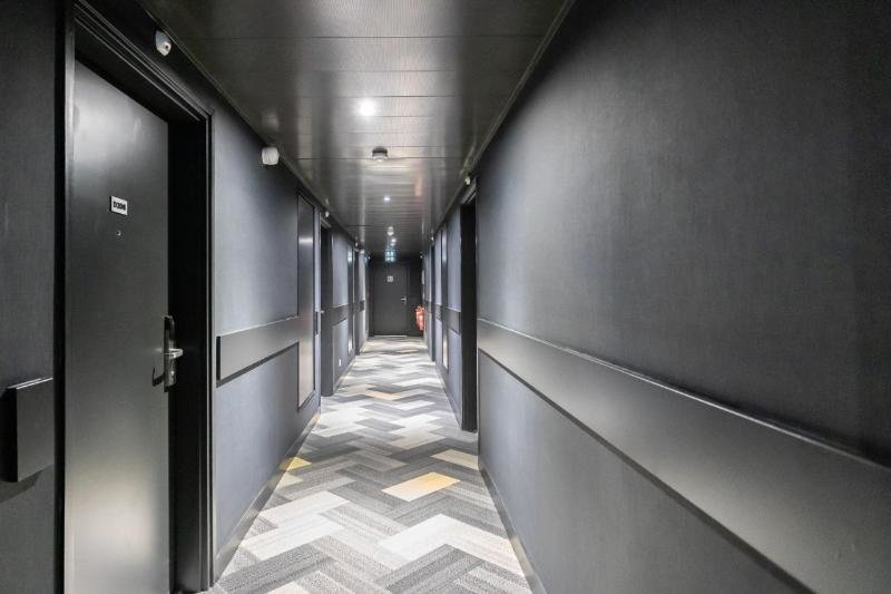 Staycity Aparthotels Paris La Defense 6