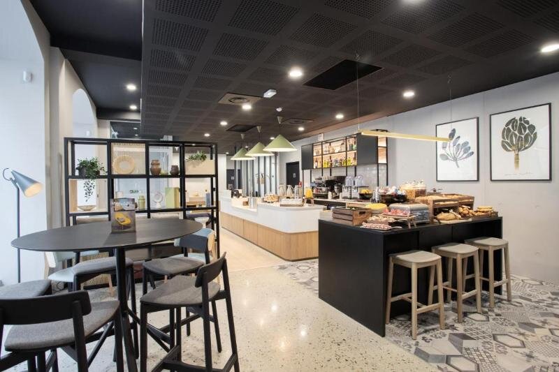 Staycity Aparthotels Paris La Defense 7