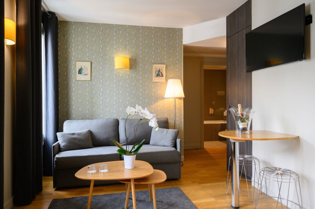 Helzear Champs Elysées Suites 12