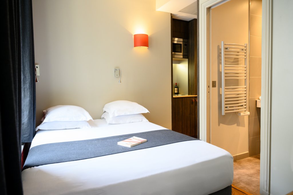 Helzear Champs Elysées Suites 24
