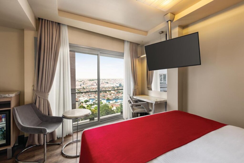 Ramada By Wyndham Istanbul Pera 4
