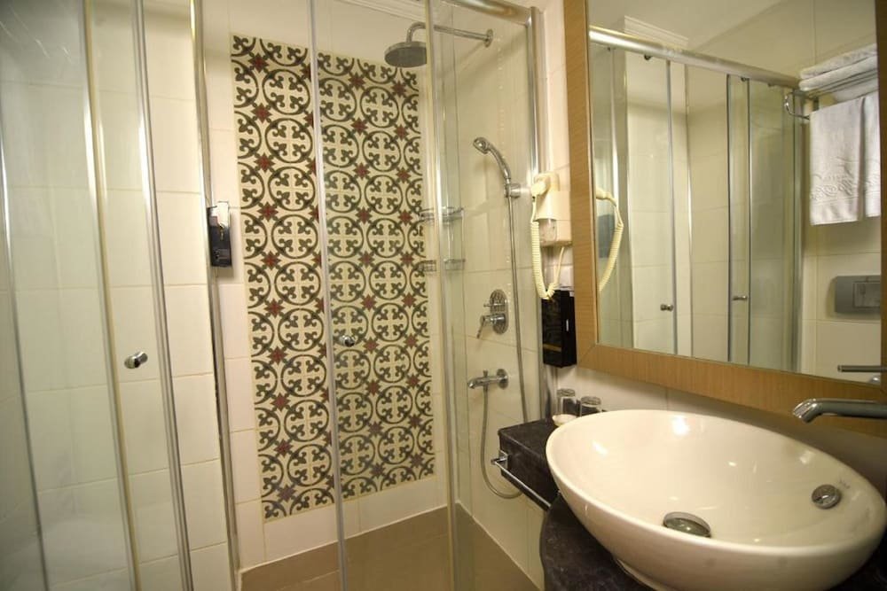 Gazetta Suites 23
